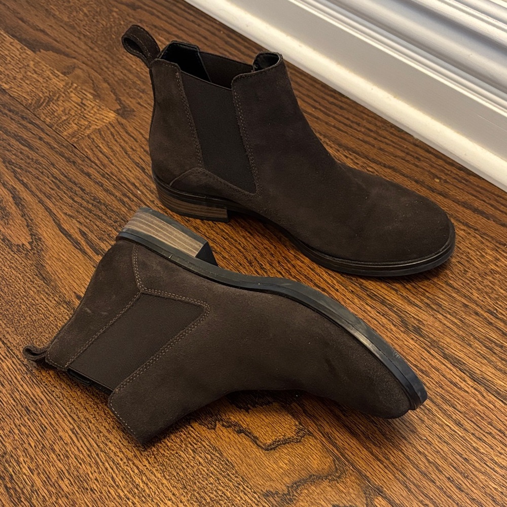 Clark’s Brown Suede Chelsea Boots